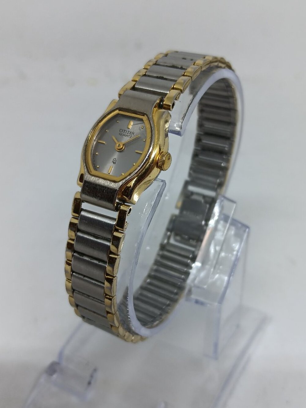 VINTAGE 1990 Citizen CQ 3220-S09834 Women's 17mm Gold - Silver Tone Quartz Watch
